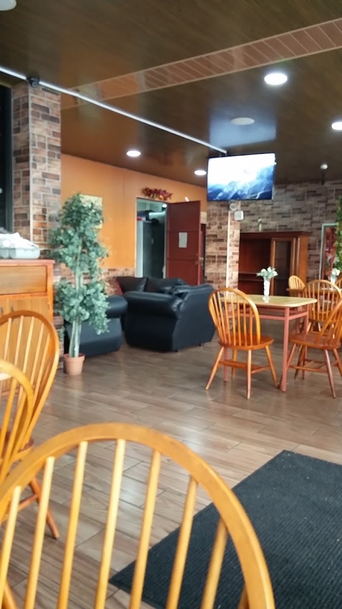 Lynx Restaurant Deli And Grill